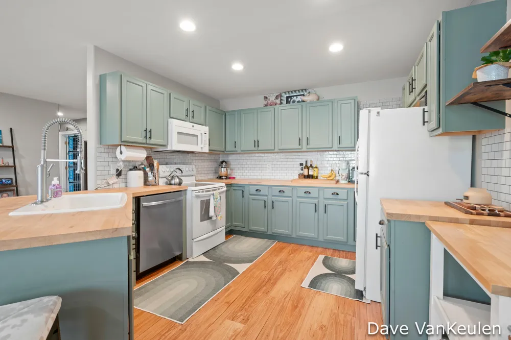 879 Flat River Court SE Lowell, MI 49331