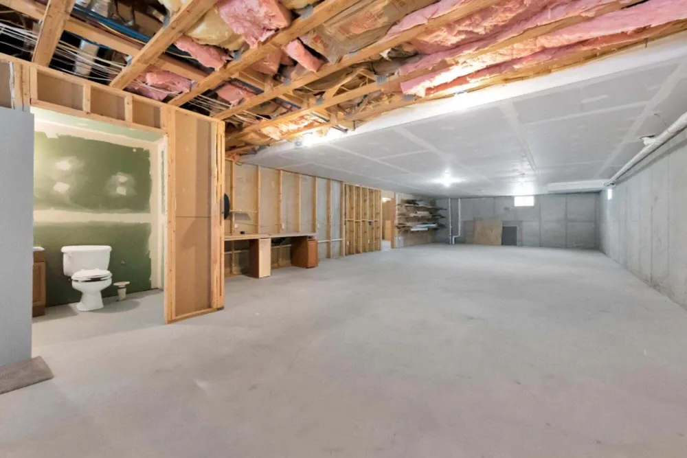 879 Flat River Court SE Lowell, MI 49331