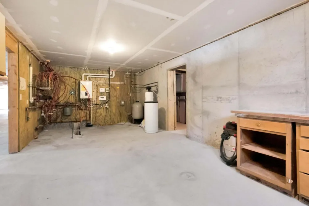 879 Flat River Court SE Lowell, MI 49331