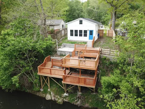 240 Fredonia Rd