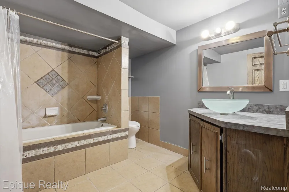 2549 Riverwood Drive Port Huron City, MI 48060