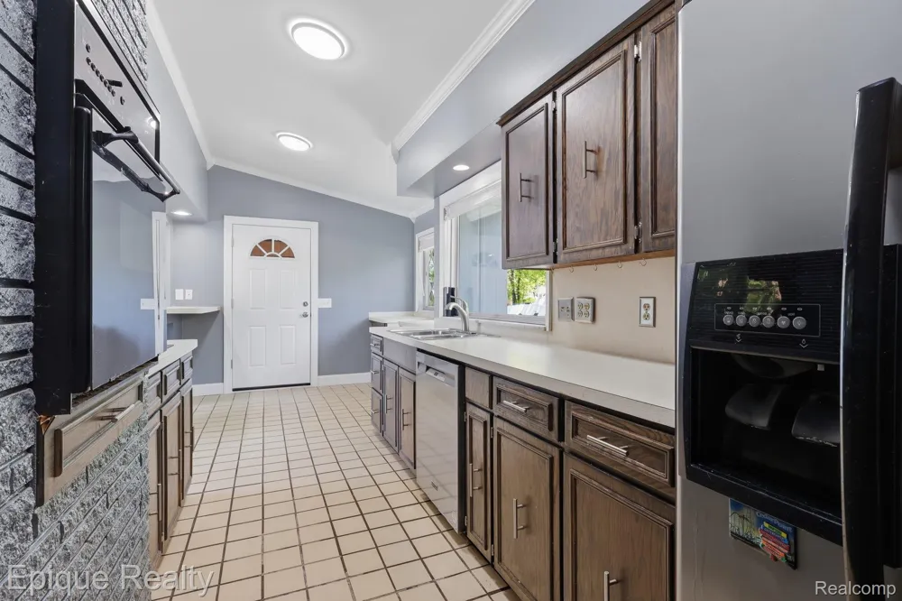 2549 Riverwood Drive Port Huron City, MI 48060