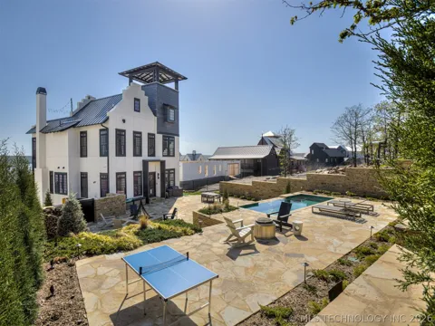 107 Lower Green Way