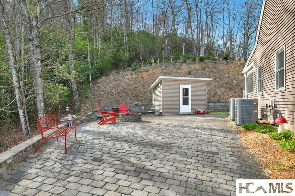410 Forest Lake Road Brevard, NC 28712
