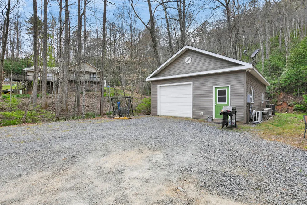 410 Forest Lake Road Brevard, NC 28712