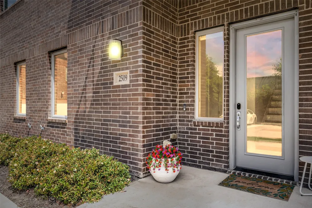 2509 Vintage Place Circle Farmers Branch, TX 75234
