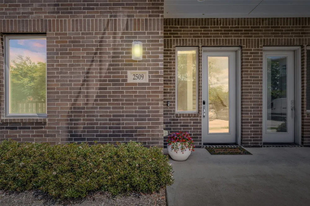2509 Vintage Place Circle Farmers Branch, TX 75234