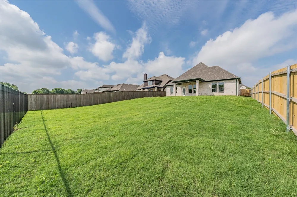160 Rockin River Drive Fort Worth, TX 76120
