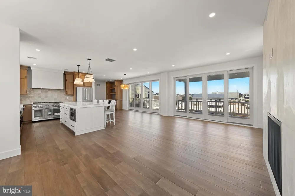 101 CLYDE LANE Manahawkin, NJ 08050