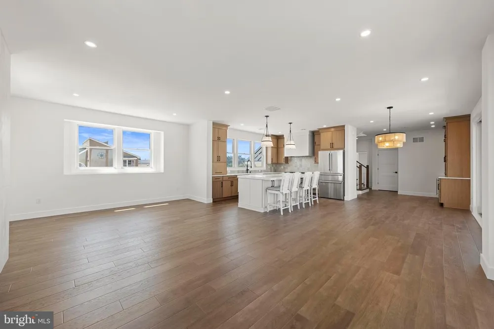 101 CLYDE LANE Manahawkin, NJ 08050
