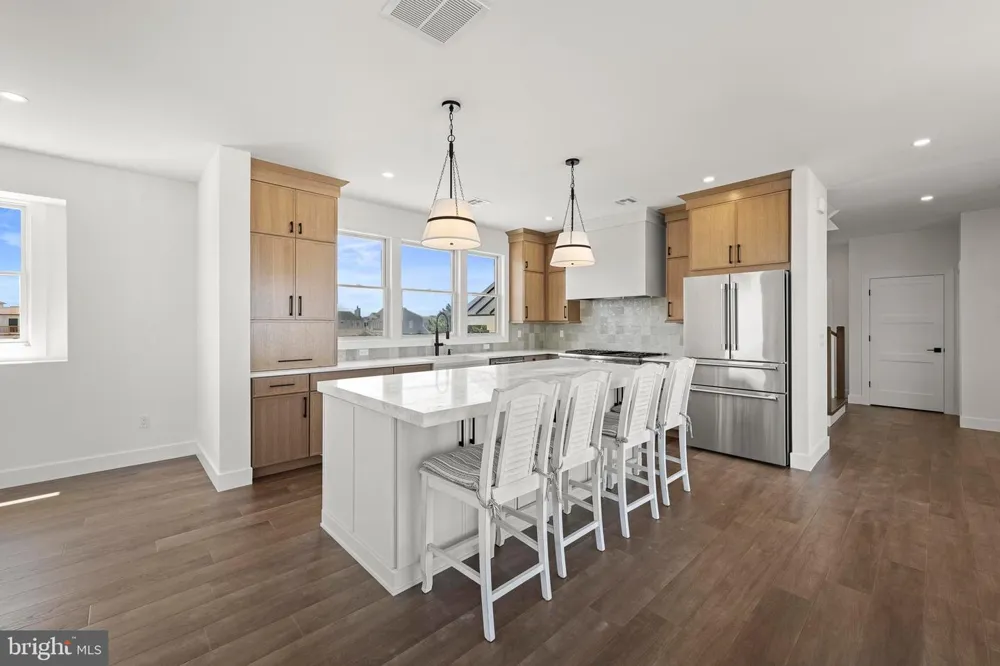 101 CLYDE LANE Manahawkin, NJ 08050