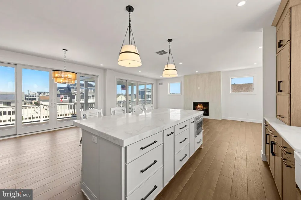 101 CLYDE LANE Manahawkin, NJ 08050
