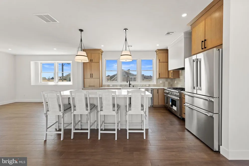 101 CLYDE LANE Manahawkin, NJ 08050