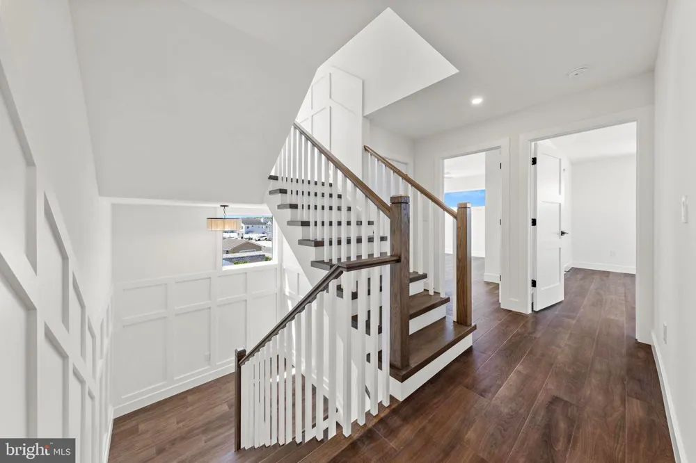 101 CLYDE LANE Manahawkin, NJ 08050