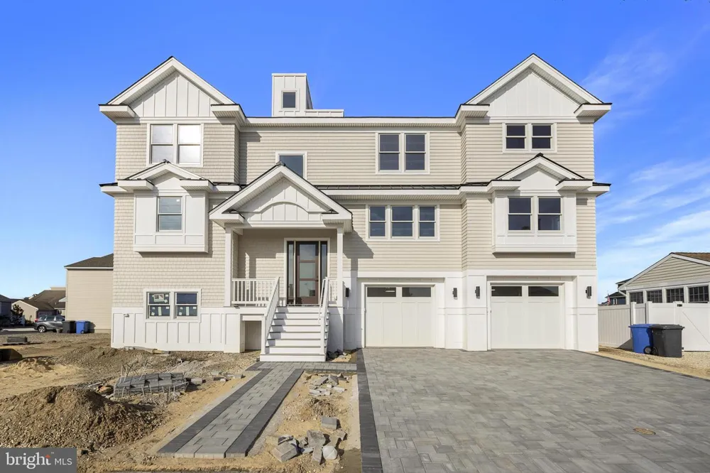 101 CLYDE LANE Manahawkin, NJ 08050