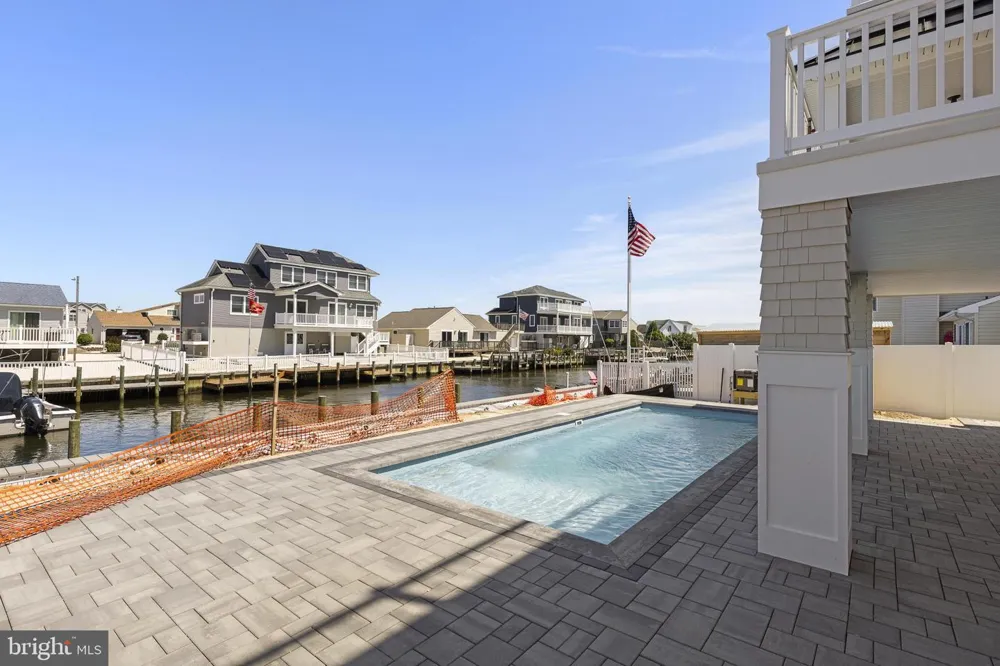 101 CLYDE LANE Manahawkin, NJ 08050