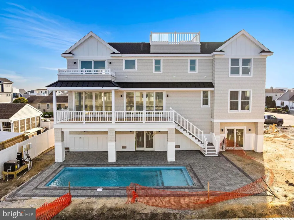 101 CLYDE LANE Manahawkin, NJ 08050