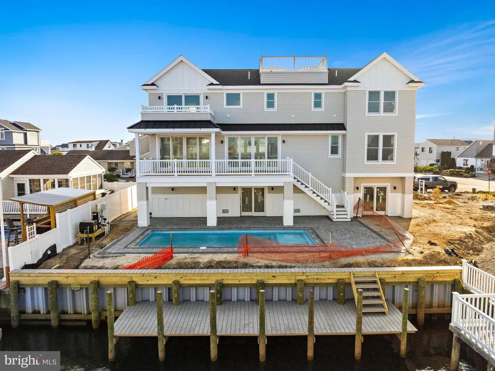 101 CLYDE LANE Manahawkin, NJ 08050