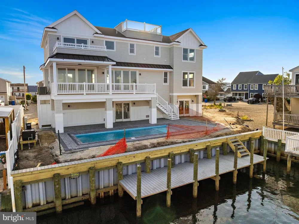 101 CLYDE LANE Manahawkin, NJ 08050