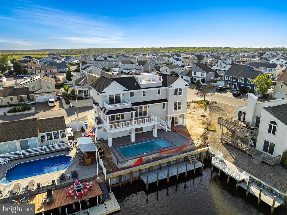 101 CLYDE LANE Manahawkin, NJ 08050