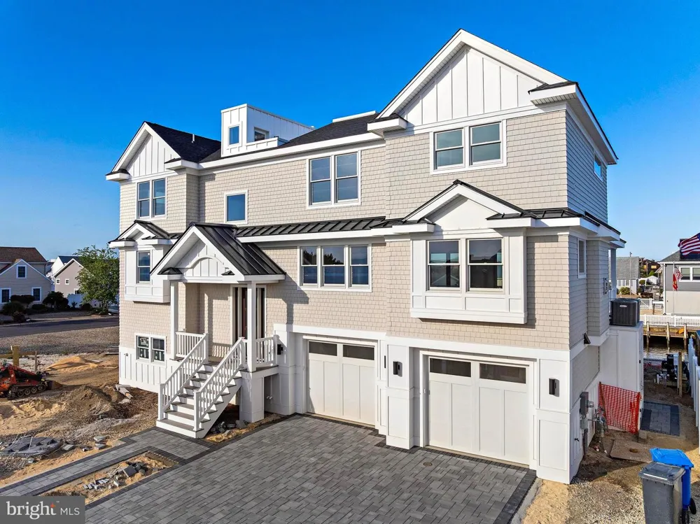 101 CLYDE LANE Manahawkin, NJ 08050