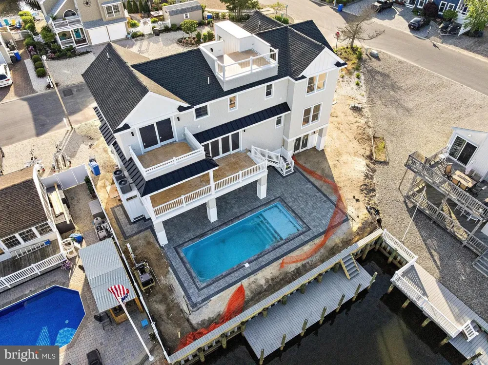 101 CLYDE LANE Manahawkin, NJ 08050