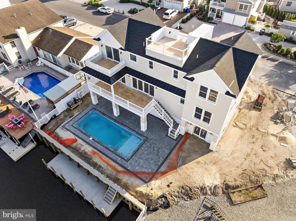 101 CLYDE LANE Manahawkin, NJ 08050