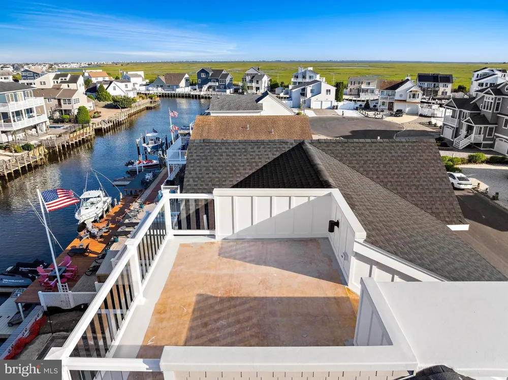 101 CLYDE LANE Manahawkin, NJ 08050