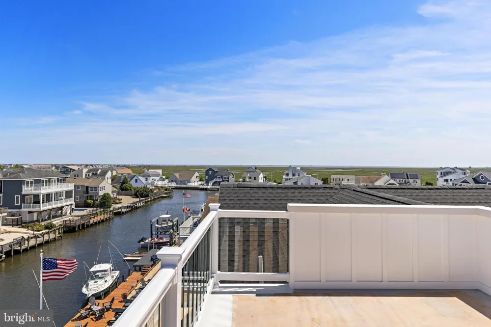101 CLYDE LANE Manahawkin, NJ 08050