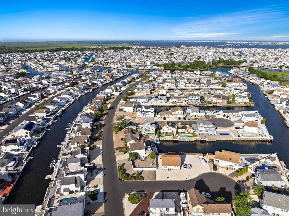 101 CLYDE LANE Manahawkin, NJ 08050
