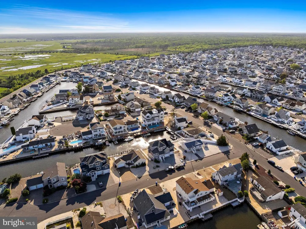 101 CLYDE LANE Manahawkin, NJ 08050