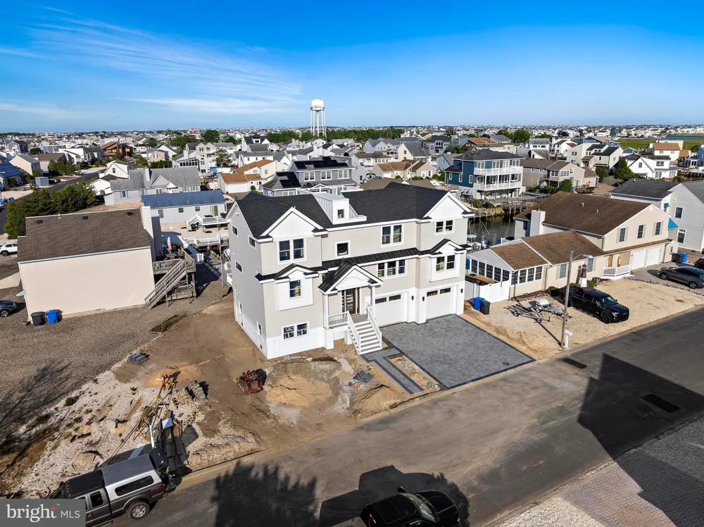 101 CLYDE LANE Manahawkin, NJ 08050