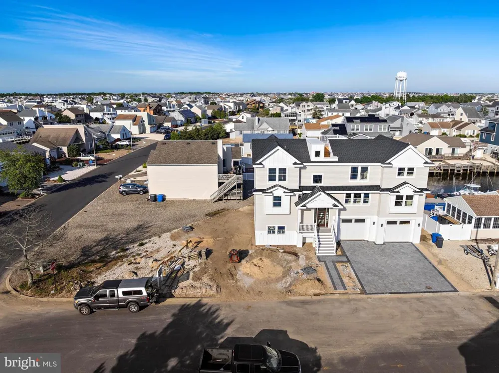 101 CLYDE LANE Manahawkin, NJ 08050