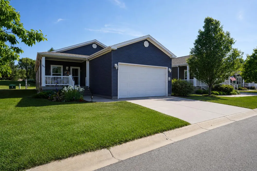 5624 Kingsley Drive