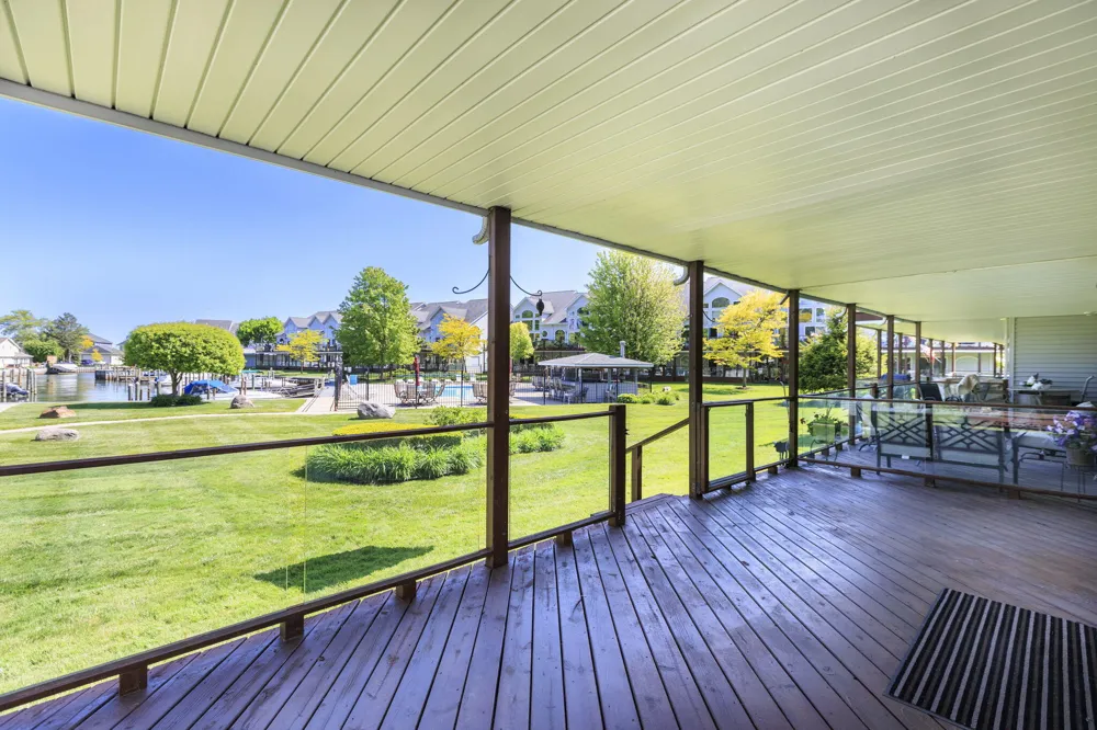 37868 Jefferson Avenue Harrison Charter Township, MI 48045