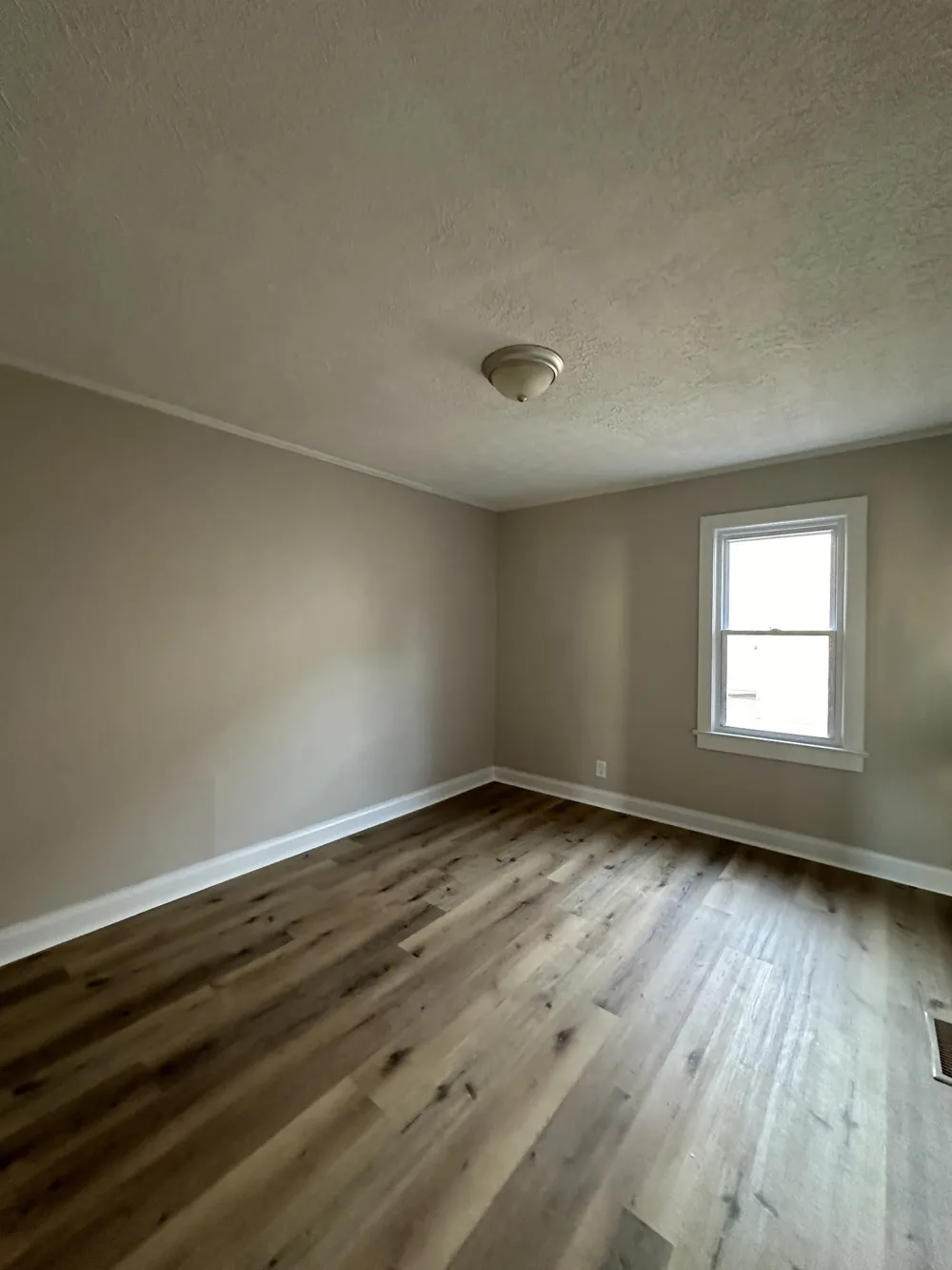 410 W 13th St Hopkinsville, KY 42240