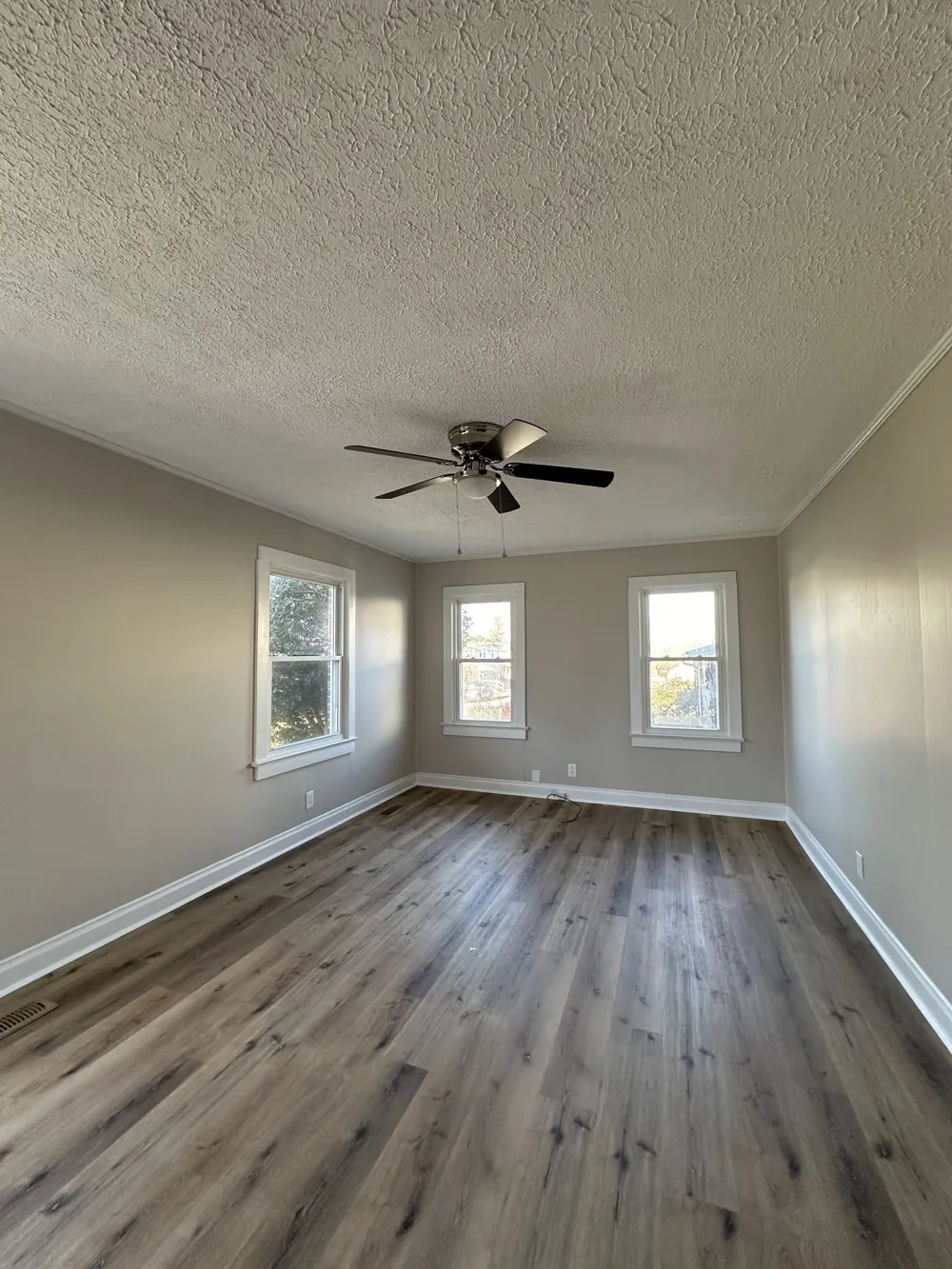 410 W 13th St Hopkinsville, KY 42240