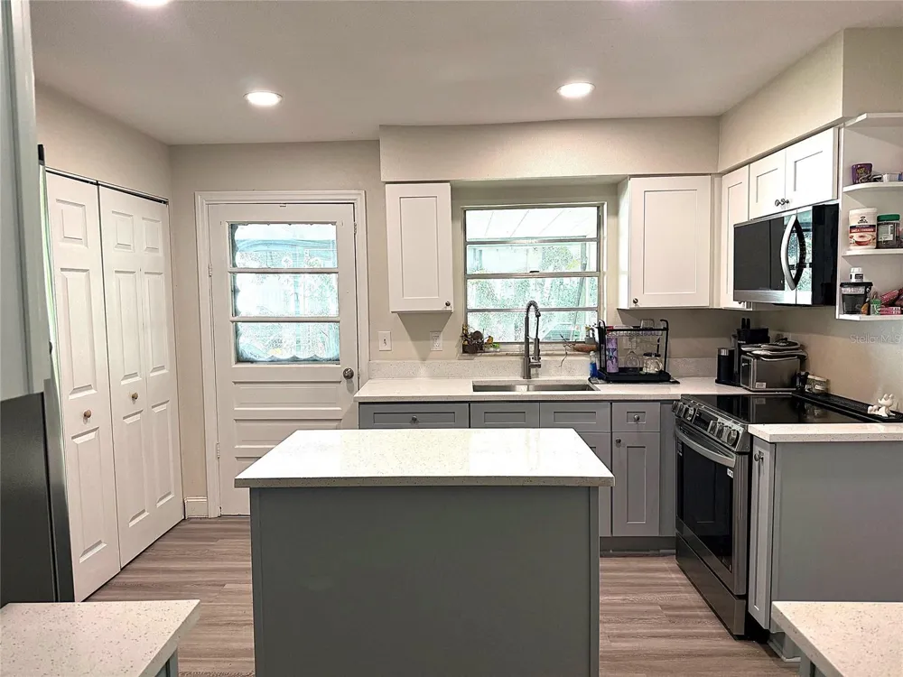 39246 LIZABETH CIRCLE Zephyrhills, FL 33542