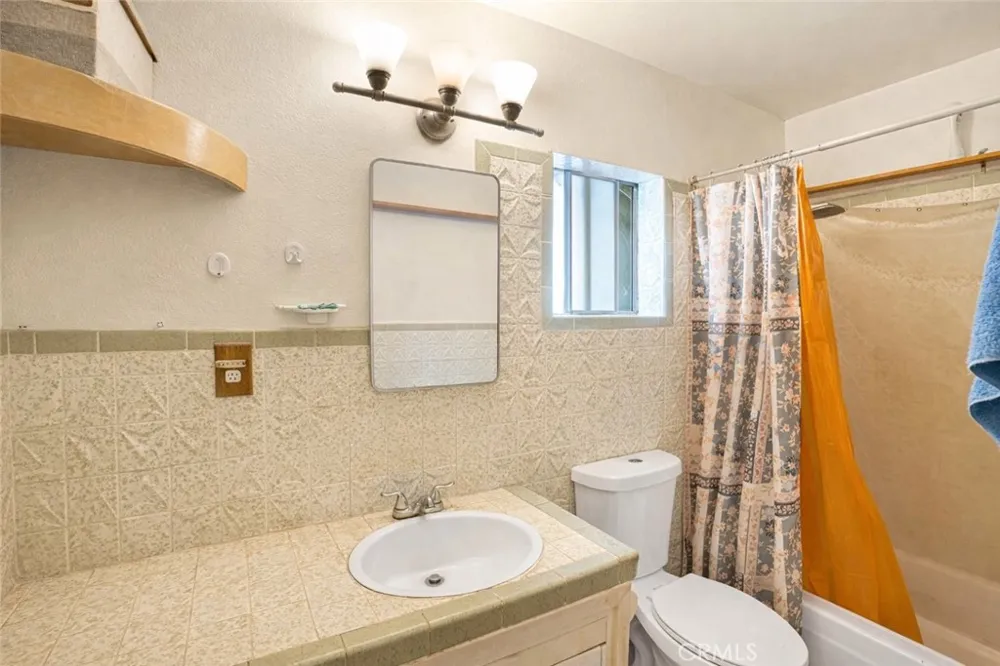 659 S 7th Street Colton, CA 92324