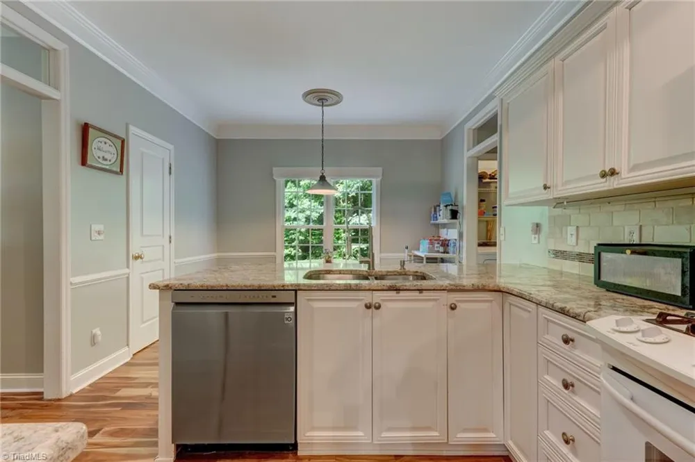 7509 Keating Drive Oak Ridge, NC 27310