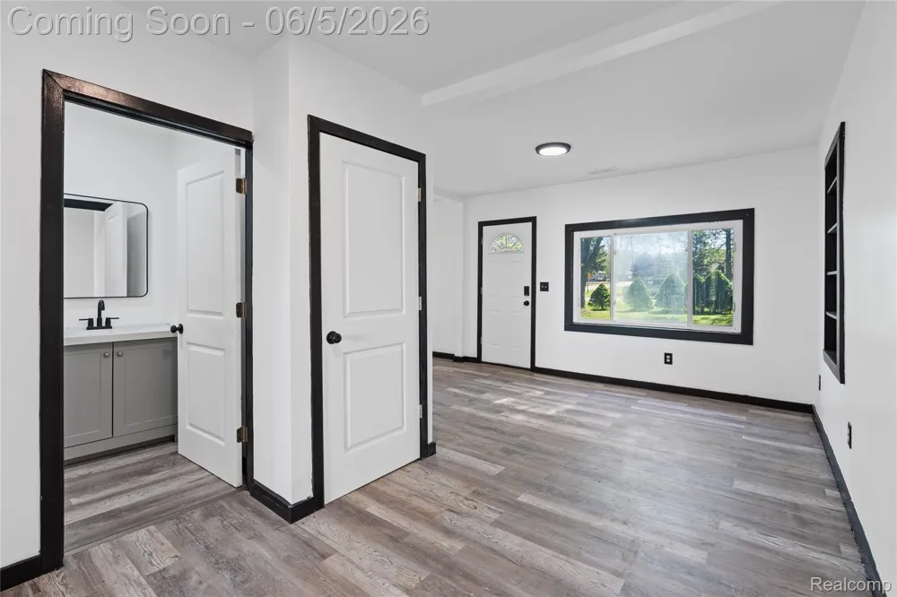 8053 Leadley Avenue Genesee Charter Township, MI 48458