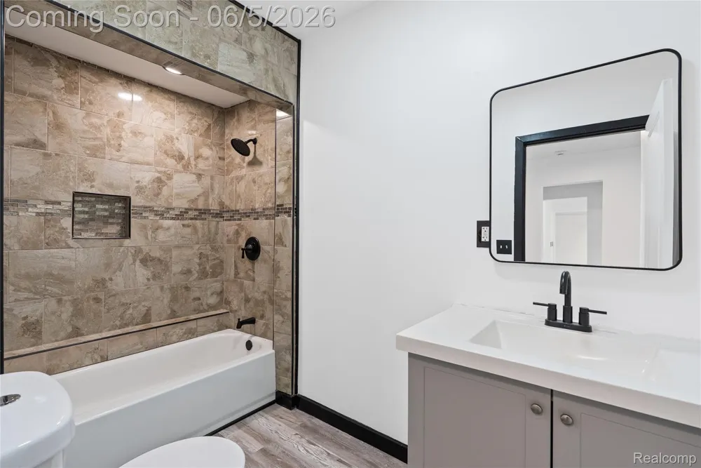 8053 Leadley Avenue Genesee Charter Township, MI 48458