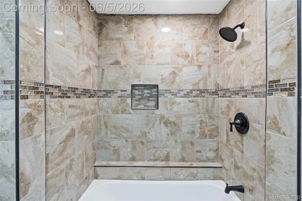 8053 Leadley Avenue Genesee Charter Township, MI 48458