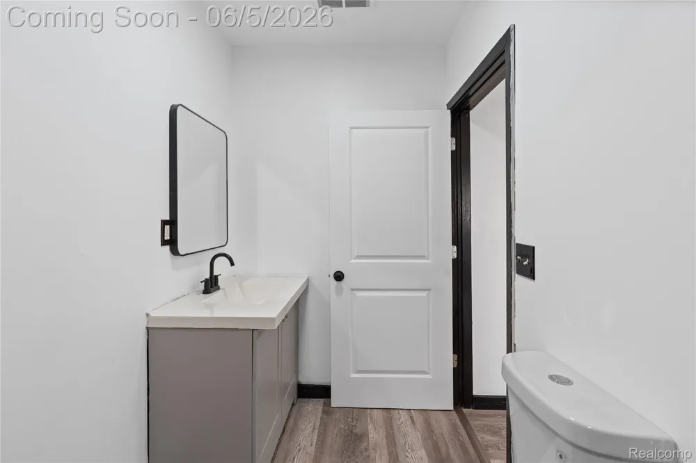 8053 Leadley Avenue Genesee Charter Township, MI 48458