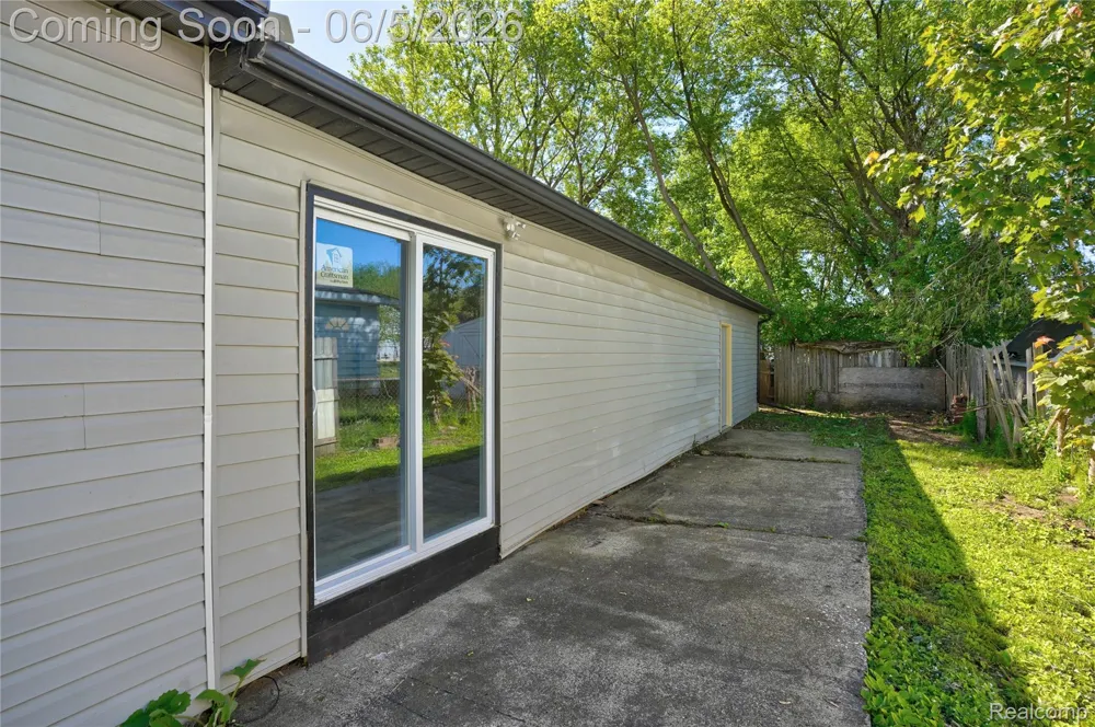 8053 Leadley Avenue Genesee Charter Township, MI 48458
