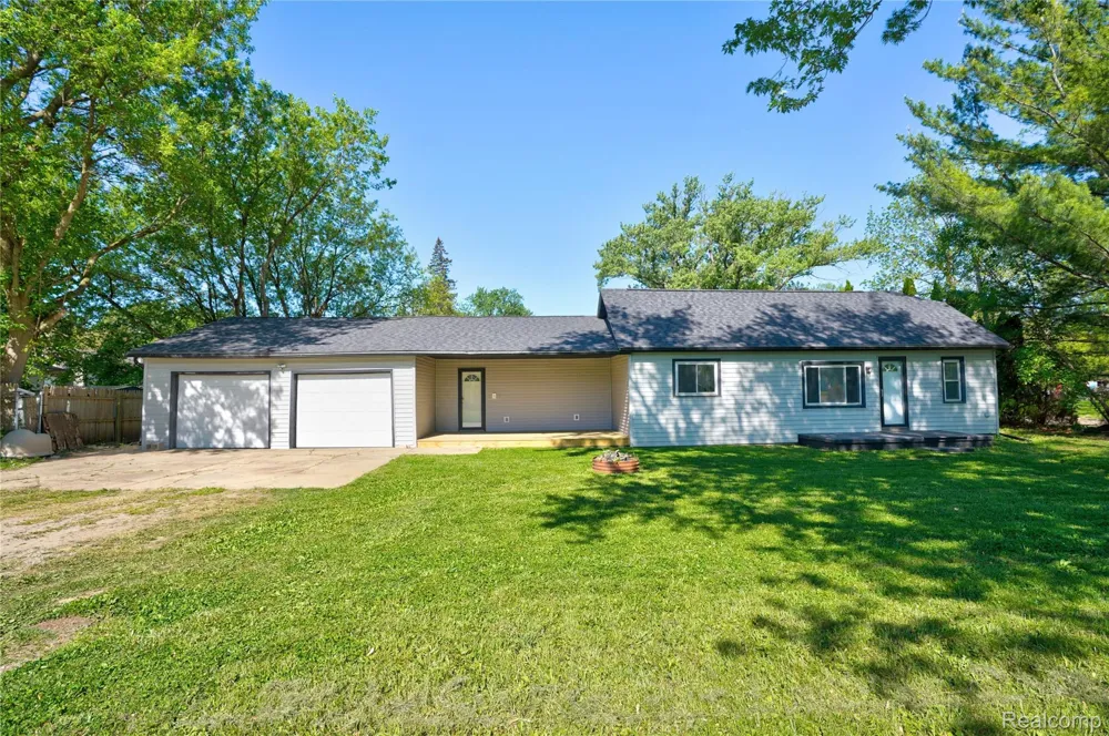 8053 Leadley Avenue Genesee Charter Township, MI 48458