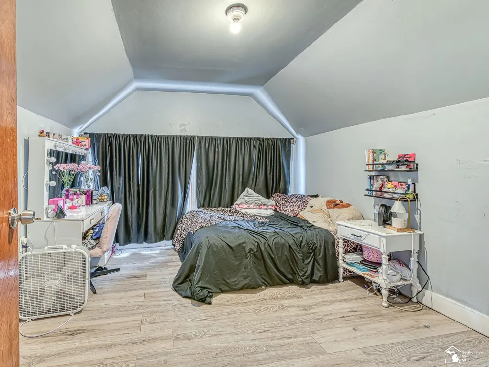 6657 Westpoint Street Taylor City, MI 48180