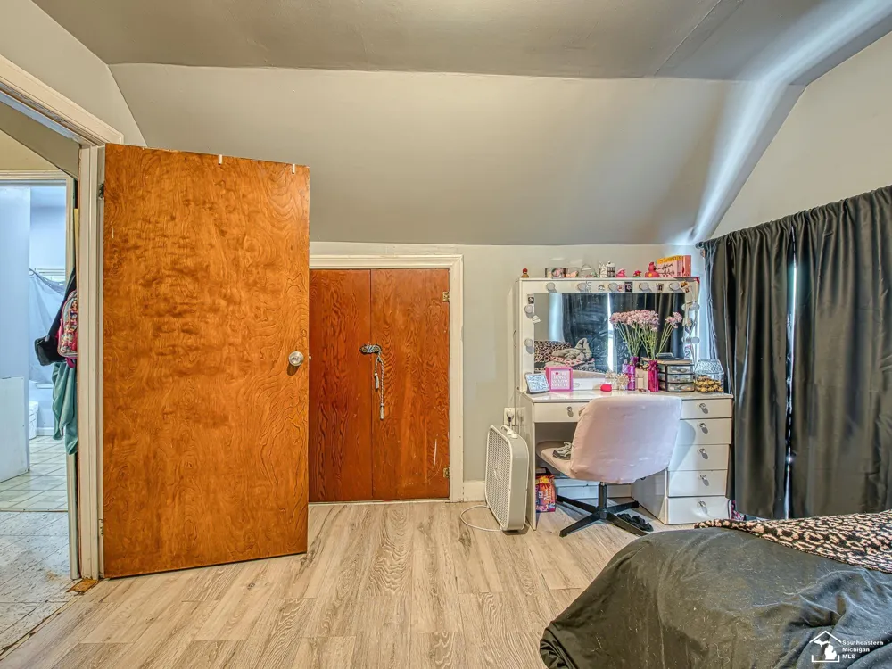 6657 Westpoint Street Taylor City, MI 48180