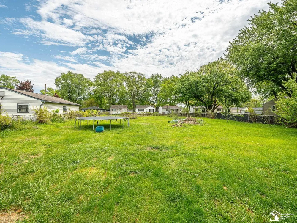 6657 Westpoint Street Taylor City, MI 48180