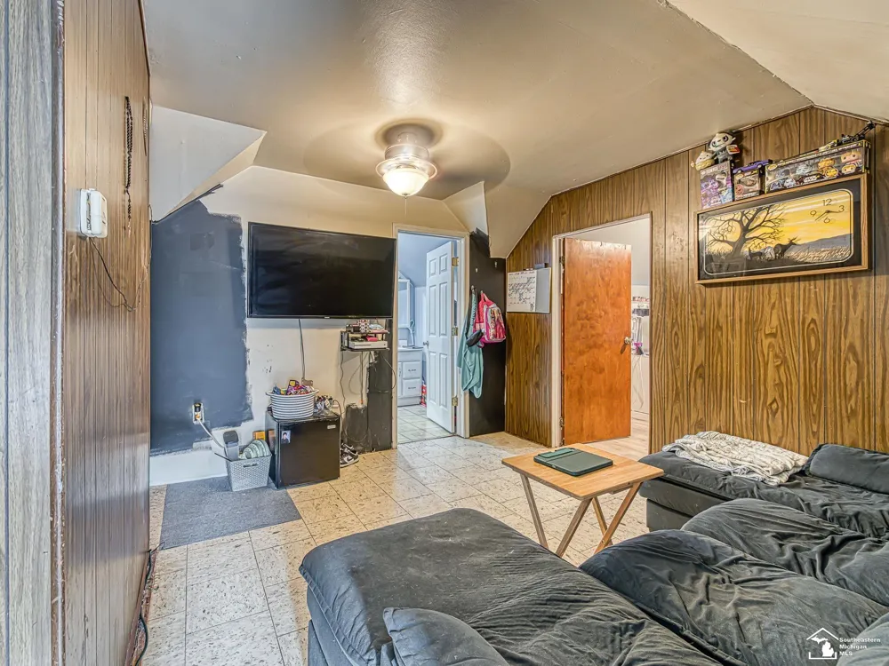 6657 Westpoint Street Taylor City, MI 48180